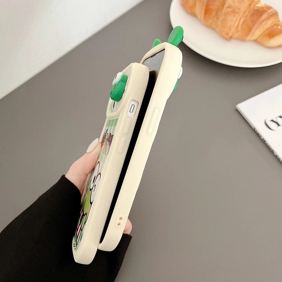 Keroppi iPhone 13 case🐸💚 - Picture 6 of 7